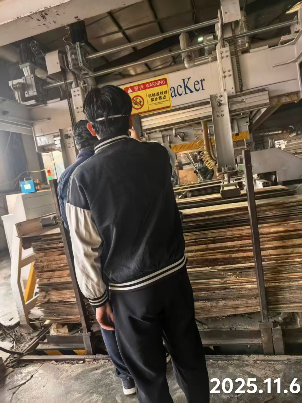 1764743560879280.jpg f5d7615aae6790c9f3a66fd0150874ee.jpg